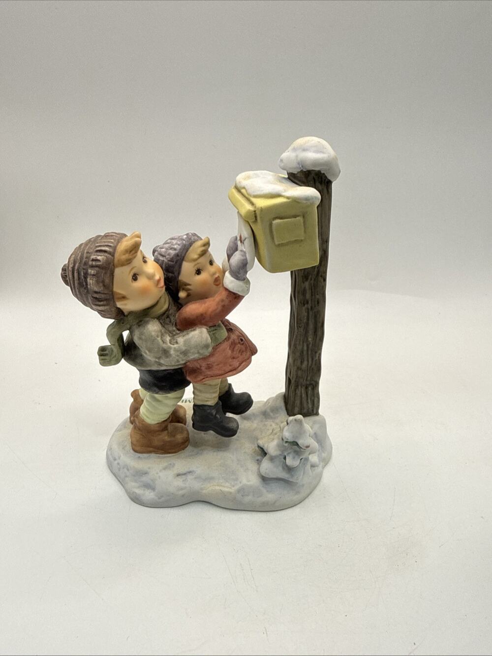 Vintage Berta Hummel 2004 “Sending Seasons Greetings” Goebel 5” Tall *